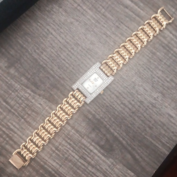 Elizabeth Taylor White Diamond Watch - Picture 2 of 6